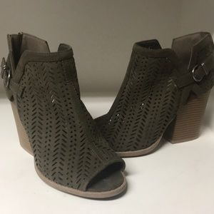 Qupid Heeled Ankle Boots